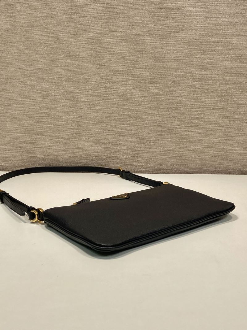 Pra*a hobo bags